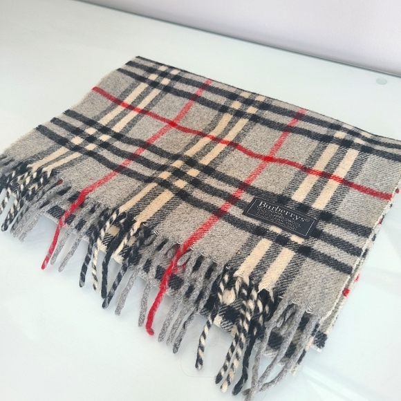 Burberry Lambswool Plaid Scarf - Picture 7 of 7